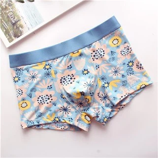 100 dievčat z bavlnenej spodnej bielizne